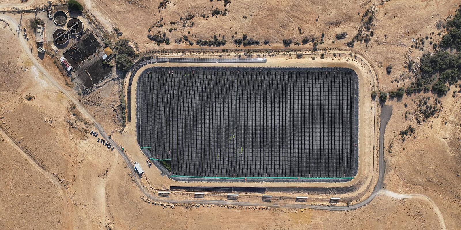 מערכת סולארית צפה מצפה הרמון 